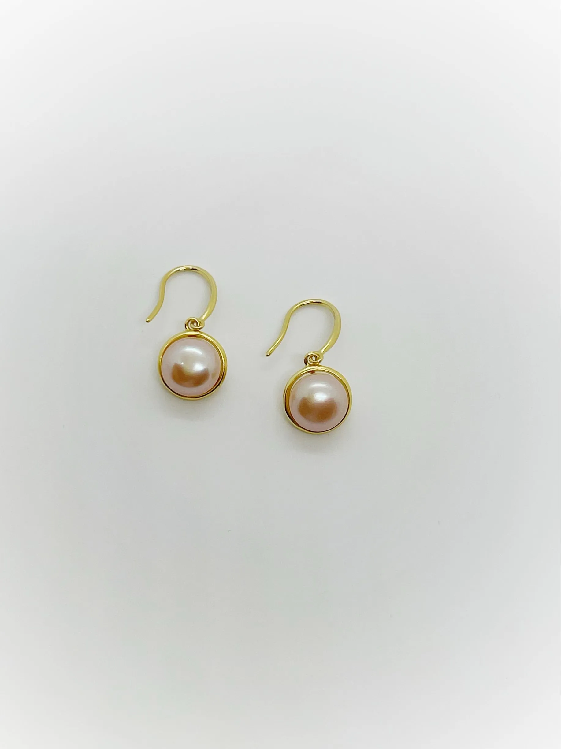9-10mm Freshwater Pearl Button Hang Earrings