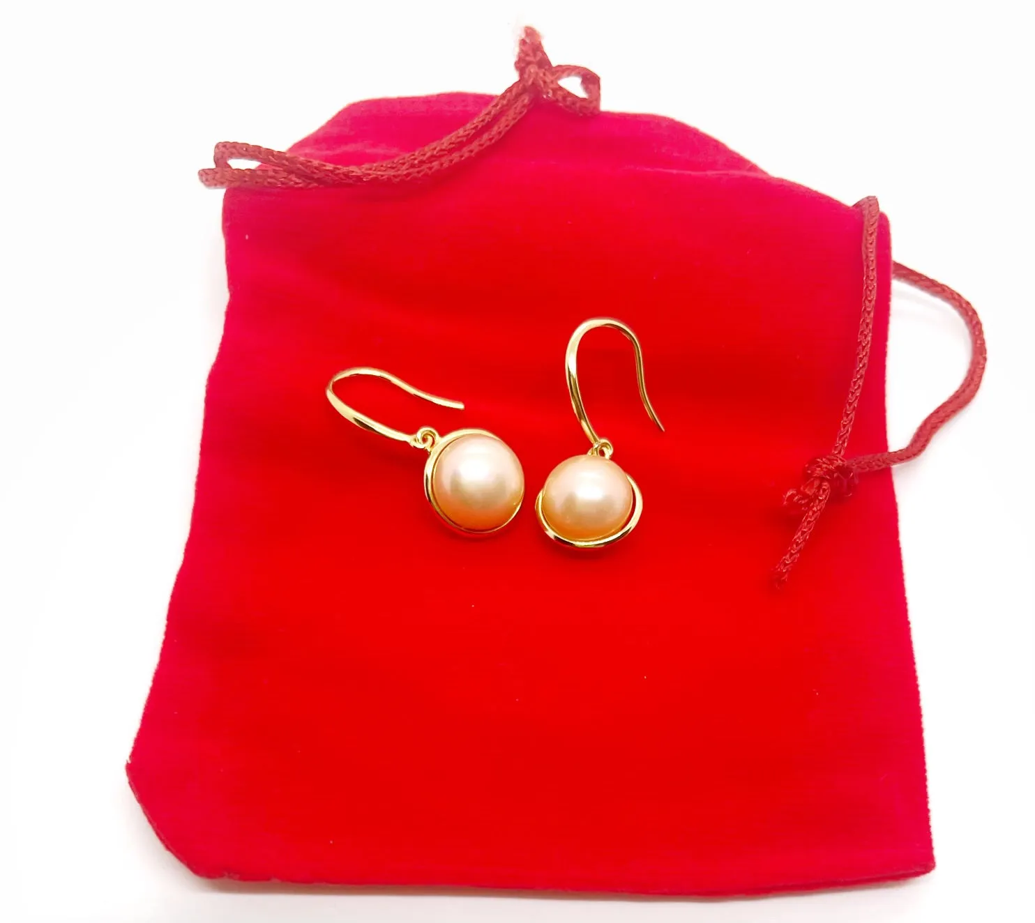 9-10mm Freshwater Pearl Button Hang Earrings
