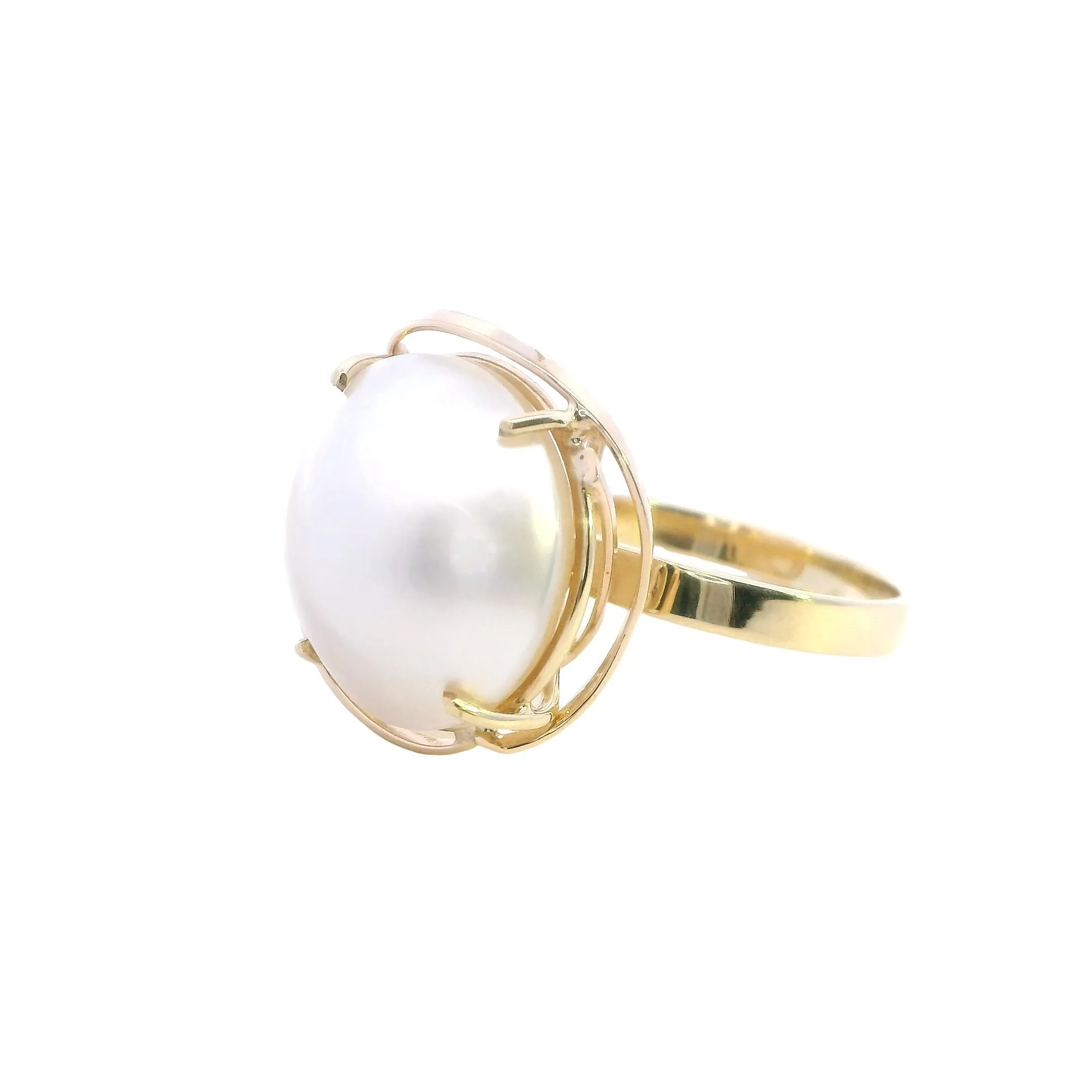 Captivating 9ct Yellow Gold Mabe Pearl Ring - Graceful Elegance