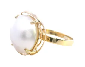 Captivating 9ct Yellow Gold Mabe Pearl Ring - Graceful Elegance
