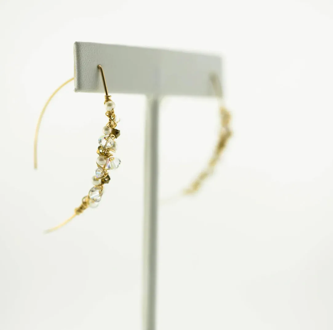 CURVED BAR WITH STONE CLUSTER DROP
