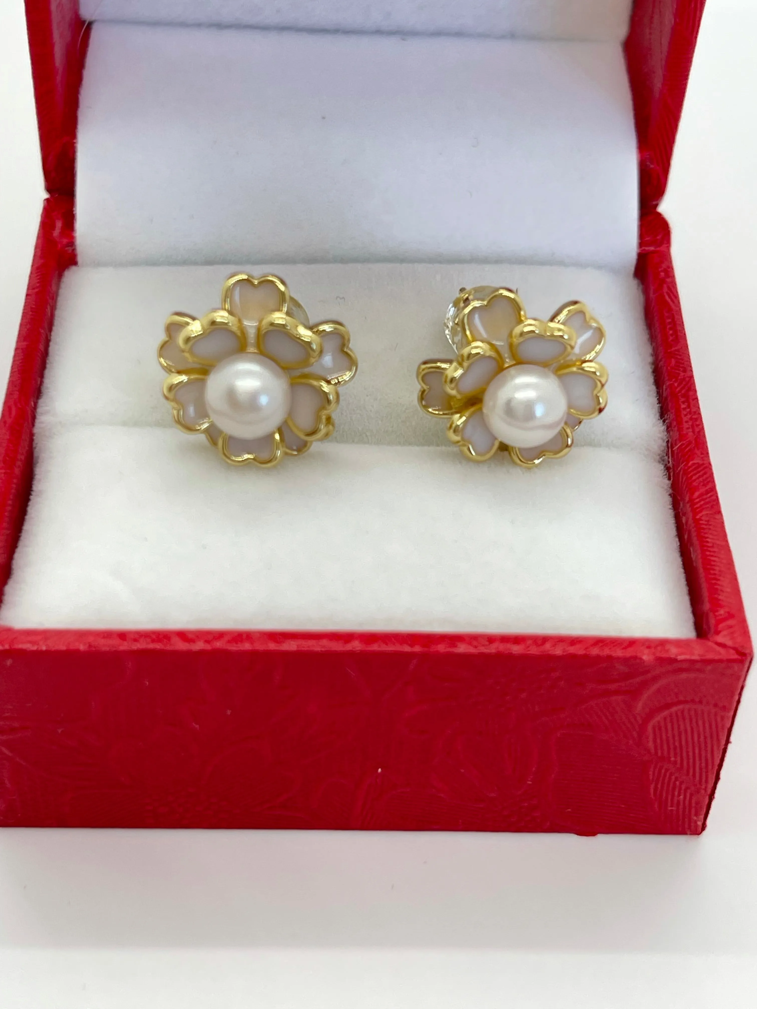 Flower Freshwater Pearl Stud Earrings