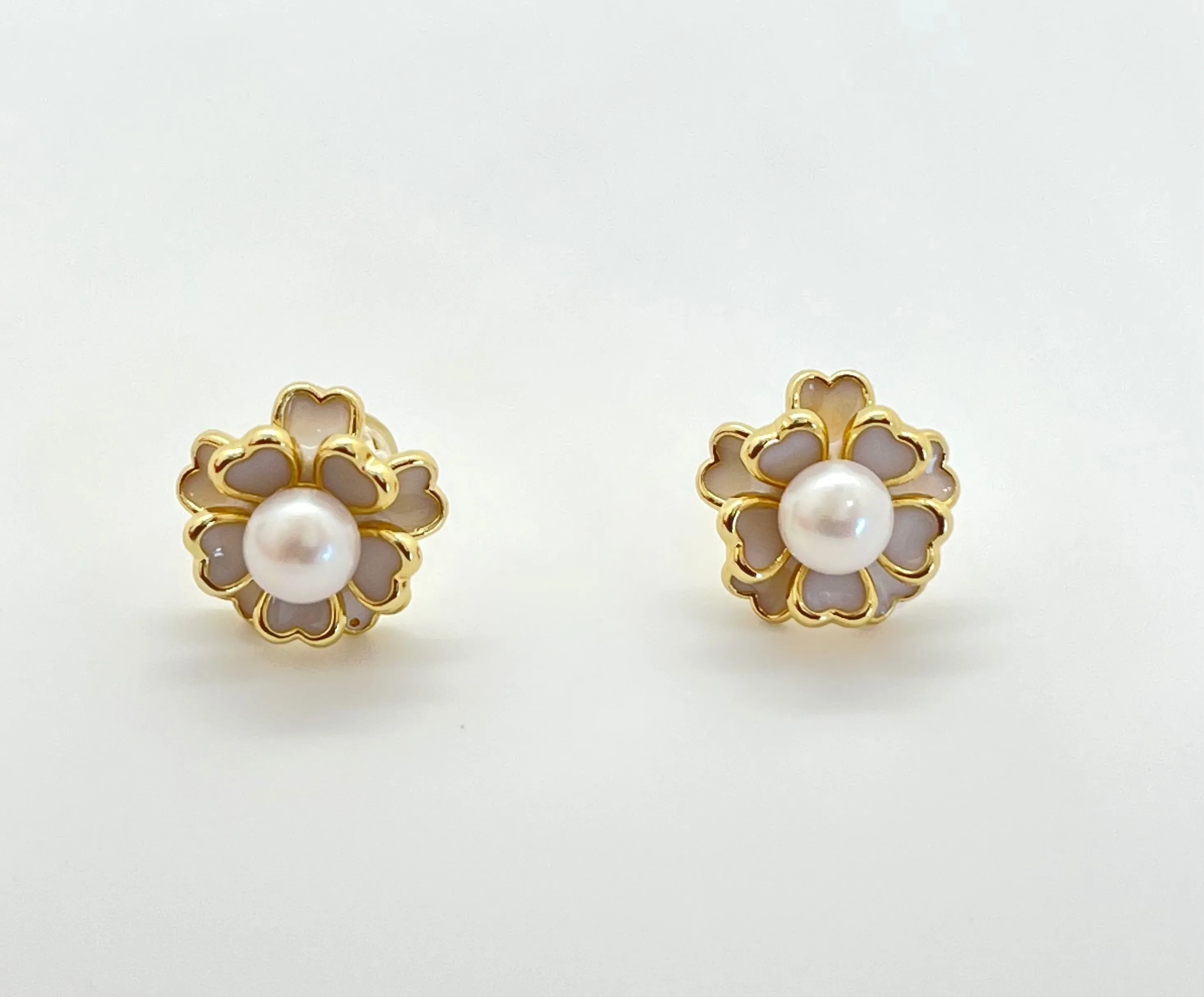 Flower Freshwater Pearl Stud Earrings