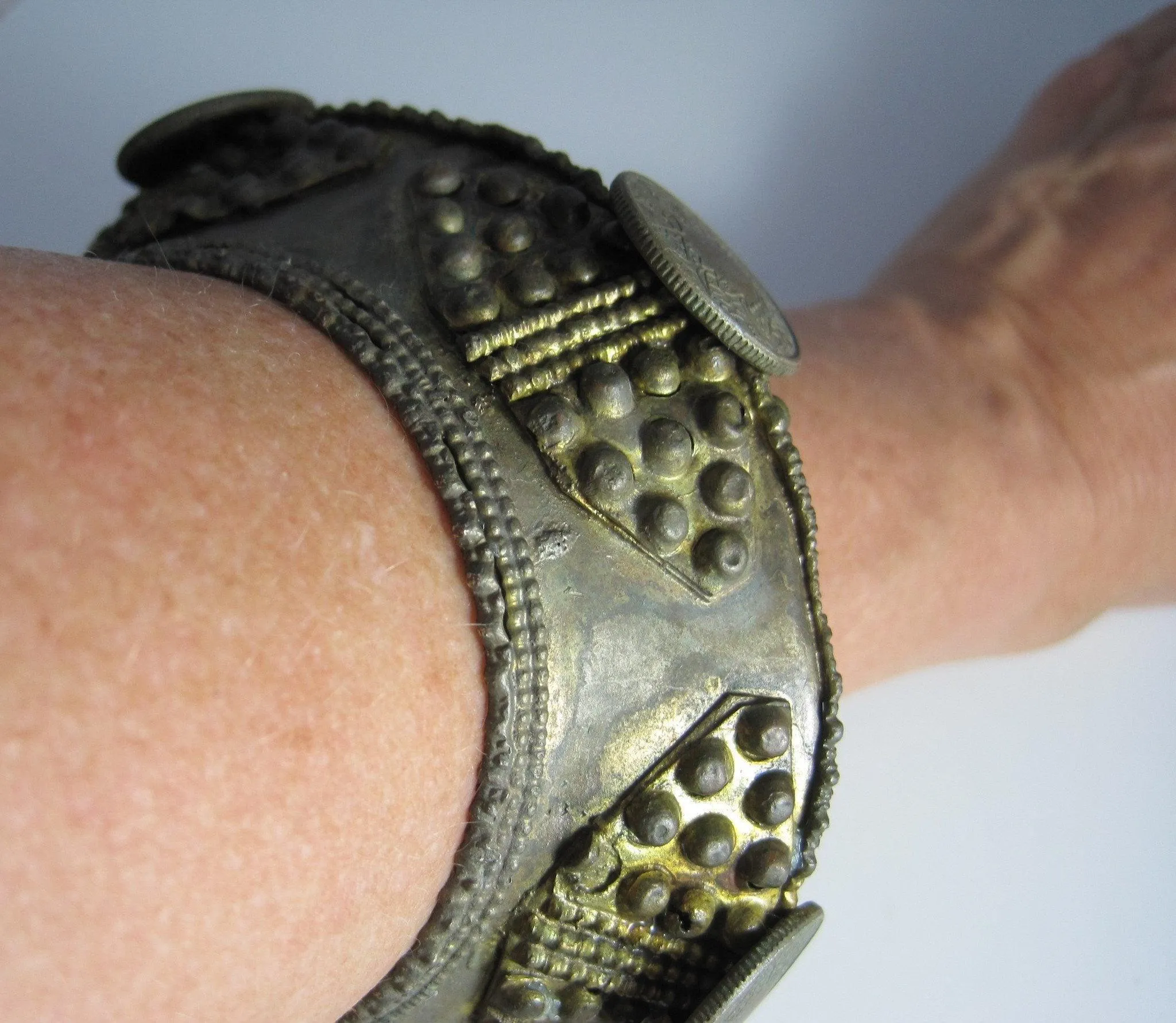 Saudi Metal Bracelet With Coins
