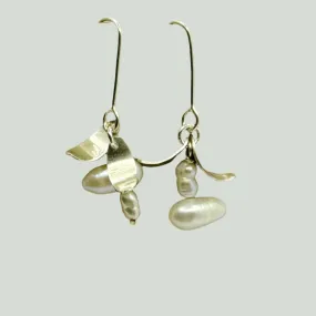 Silver hook earrings|silver wings|white pearl