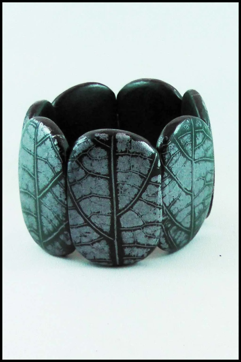 Wood Leaf Motif Stretch Bracelet
