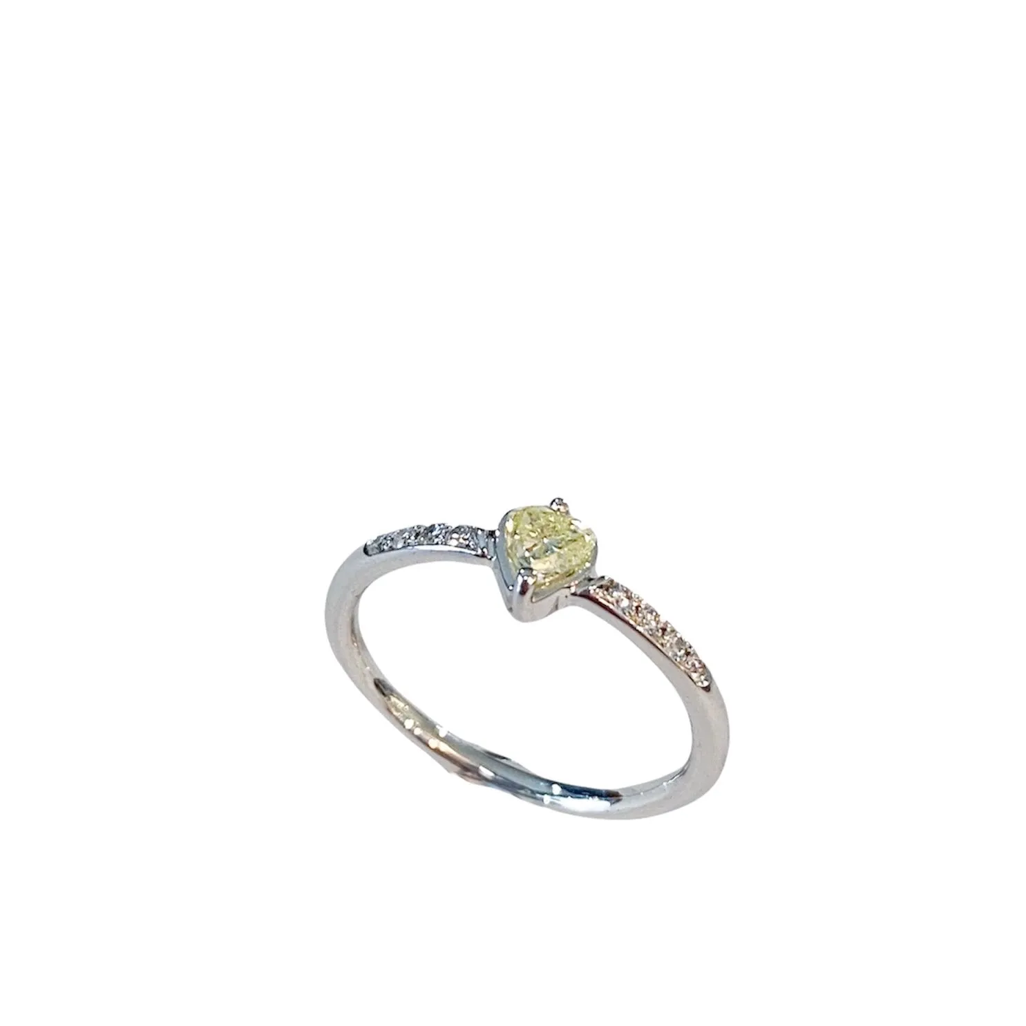 Yellow Heart Diamond 14 kt gold ring